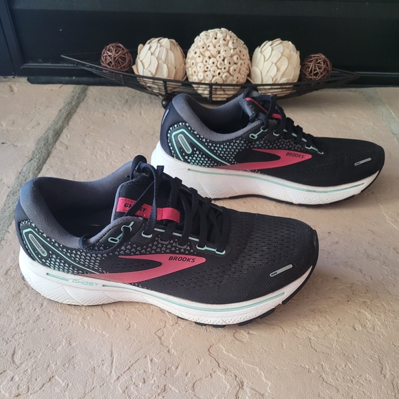 Size 8.5 Brooks Ghost 14 Black & Pink Women's Sneaker - Picture 2 of 7